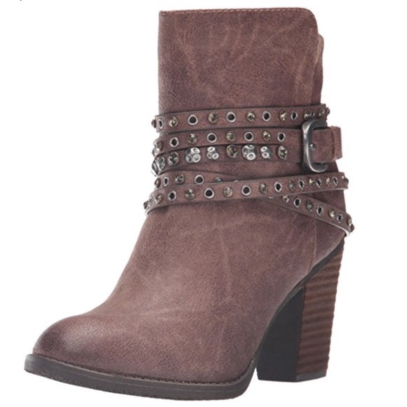 Dazzling Studded Rhinestones Distressed Ankle Boot - Picture 4 of 7